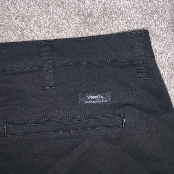 Wrangler Black Dress Shorts size Waist 40 - Picture 8 of 10